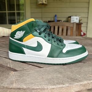 Nike Air Jordan Mid 1 Sonics 2021 Size 10 Mens
